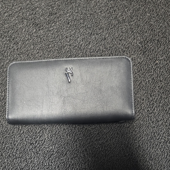 Simply Vera Vera Wang Handbags - Simply Vera Vera Wang Black Leather Wallet